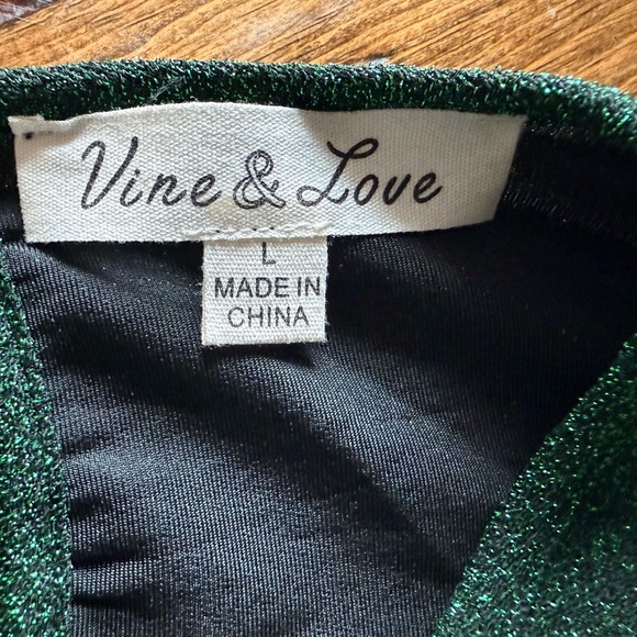 Boutique Sparkling Green Women's Blouse - Picture 5 of 5